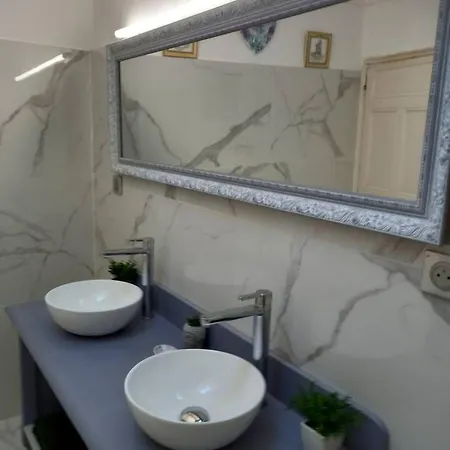 A 50 M² Confortable Et Moderne Limoux